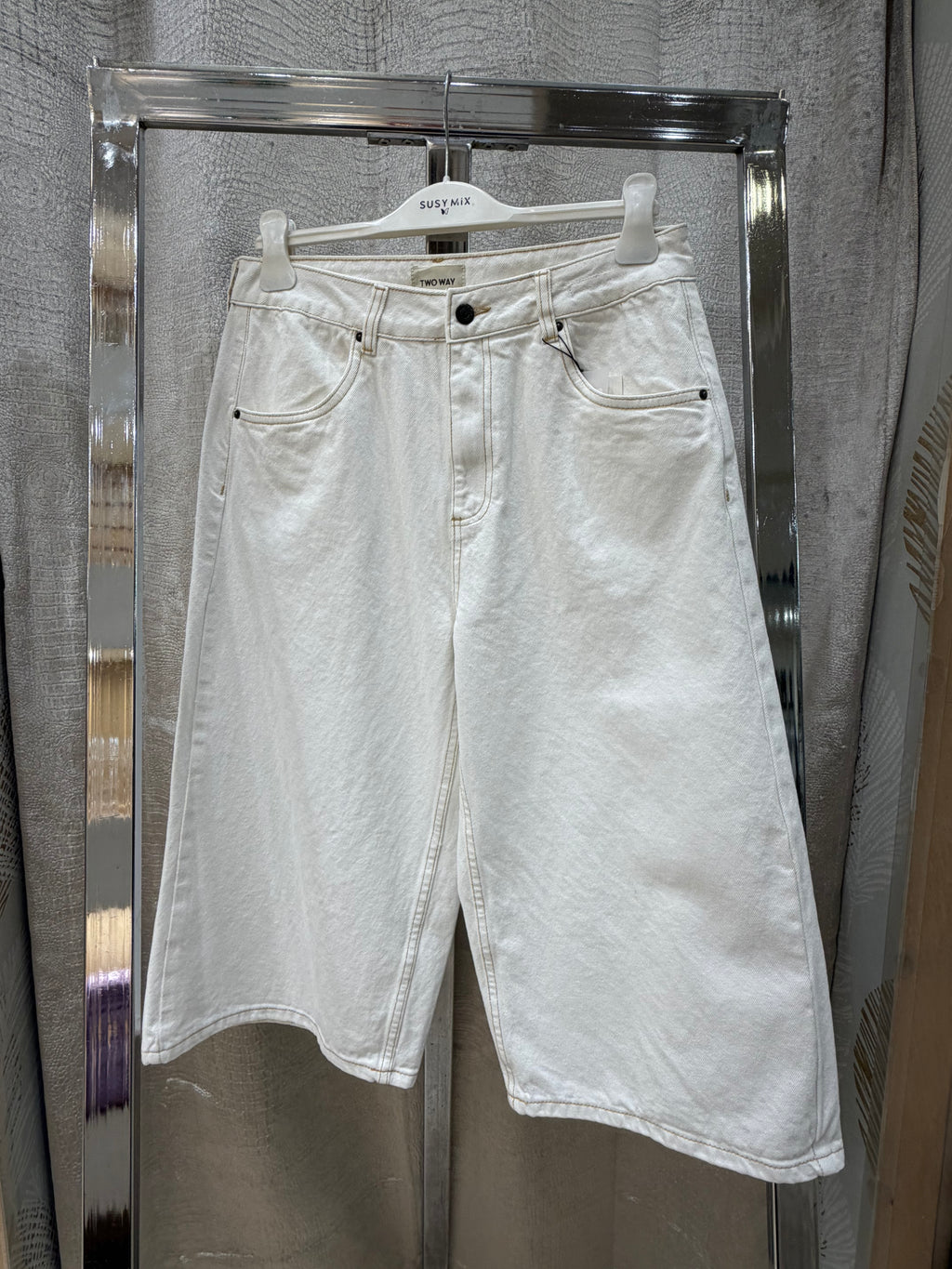 Bermuda jeans