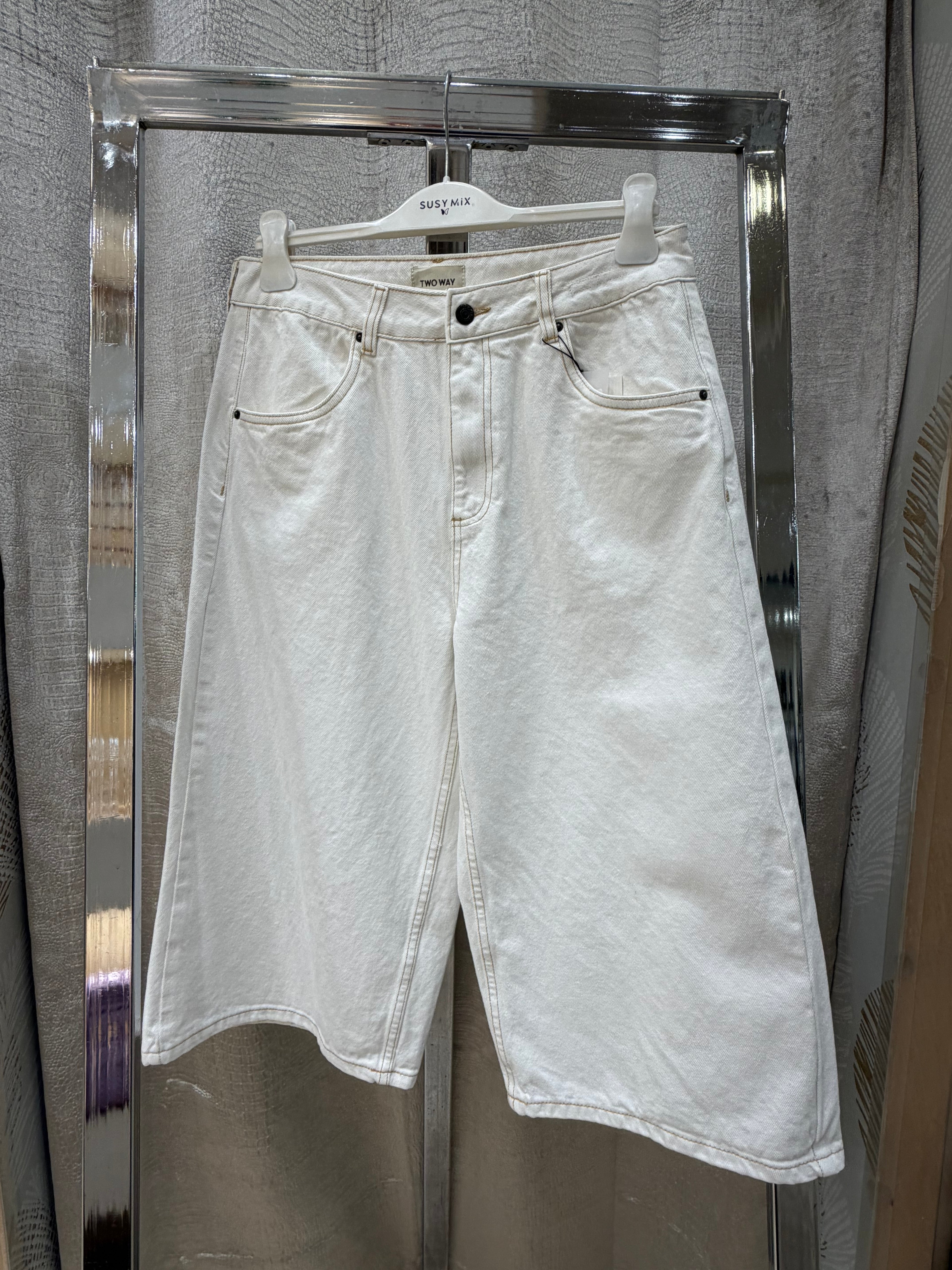 Bermuda jeans