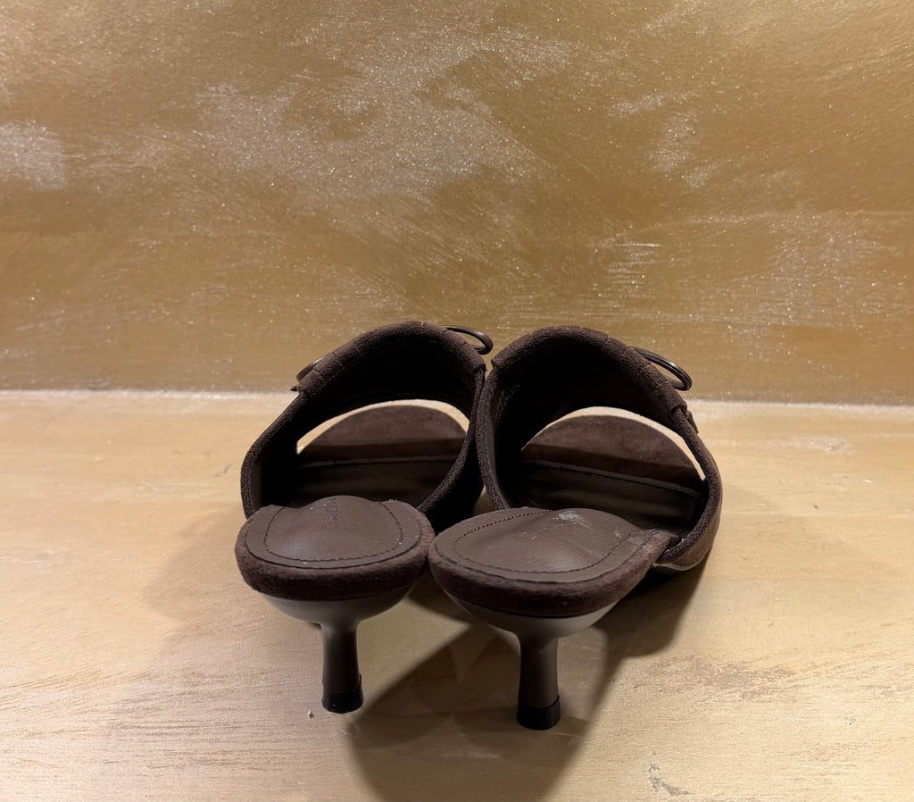 Sandali mule marrone scuro con fiocco